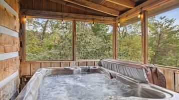 Indoor spa tub