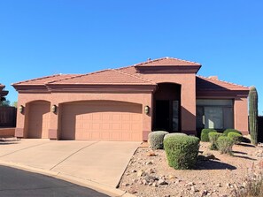 Exterior - Mesa house on Golf Course with Backyard Retreat (Mesa)