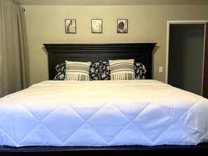 2 slaapkamers, een bureau, een strijkplank/strijkijzer, gratis wifi