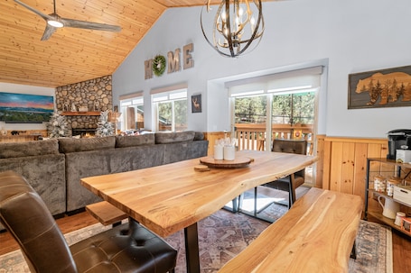 Dining. The Grizzlies Den - Arcade Game Room, Pool Table, Air Hockey, Deck, BBQ, AC