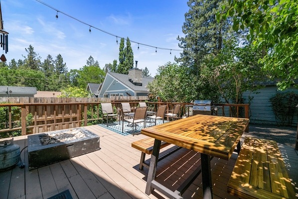 Outdoor dining