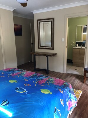 3 dormitorios, escritorio, tabla de planchar con plancha y wifi gratis