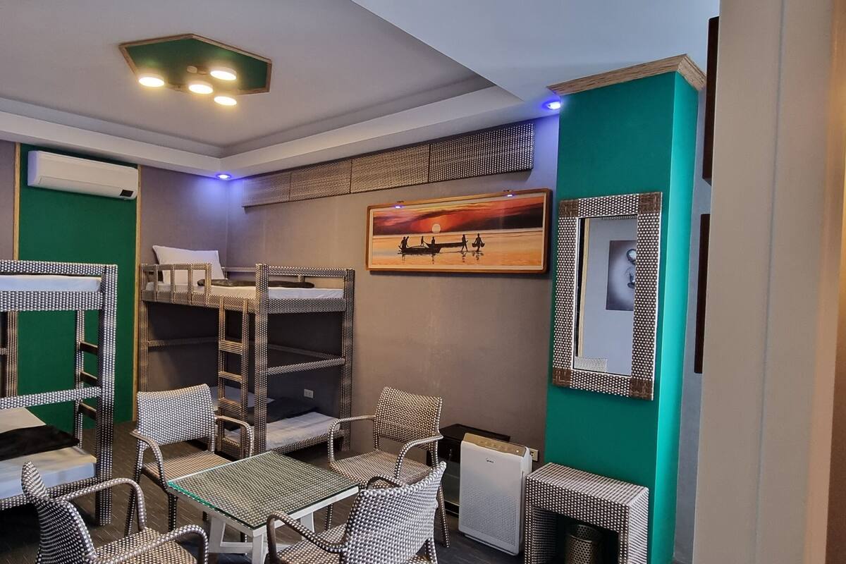 Dormitorio compartido familiar | Ropa de cama de alta calidad, wifi gratis y ropa de cama