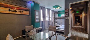 Dormitorio compartido familiar, dormitorio mixto | Ropa de cama de alta calidad, wifi gratis y ropa de cama 