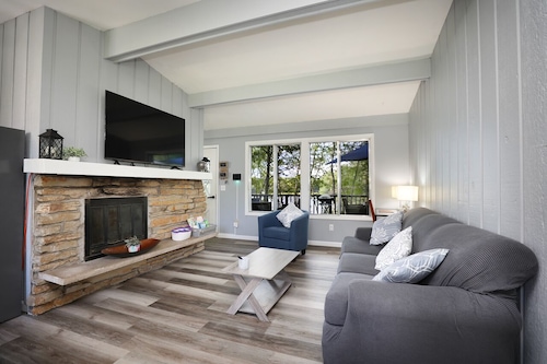 Beautiful 2-bedroom Cottage