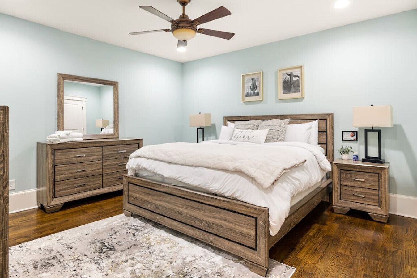 6 bedrooms, desk, iron/ironing board, free WiFi