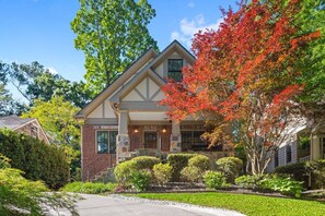 Exterior - Luxury 6-Bedroom Home in Prime Decatur Neighborhood, Near DT ATL (Decatur)