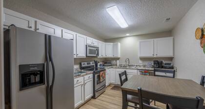 Sunset Ridge-2 Bedroom Apartment with Private Entrance
