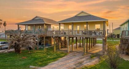 Charming Beach Home Near Beach & Pier with Deck