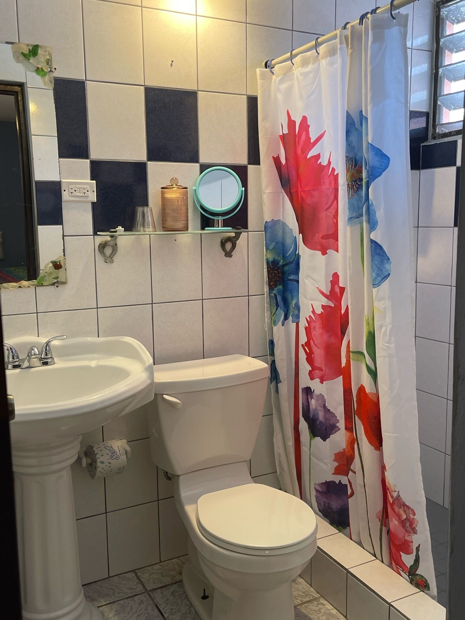 ocean breeze | bathroom | shower, hydromassage showerhead, hair dryer, soap