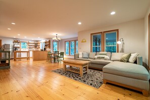 Smart TV, fireplace, DVD player, books