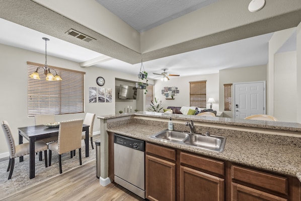 Interior - RARE GATED Summerlin Luxury Tuscan 2 Bed / 2 Bath Condo (Las Vegas)