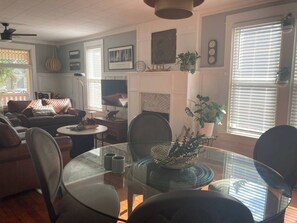 Dining - Escape to this stylish, centrally-located home, freshly renovated for your family's comfort (Sheridan)