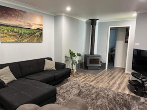 Smart TV, fireplace