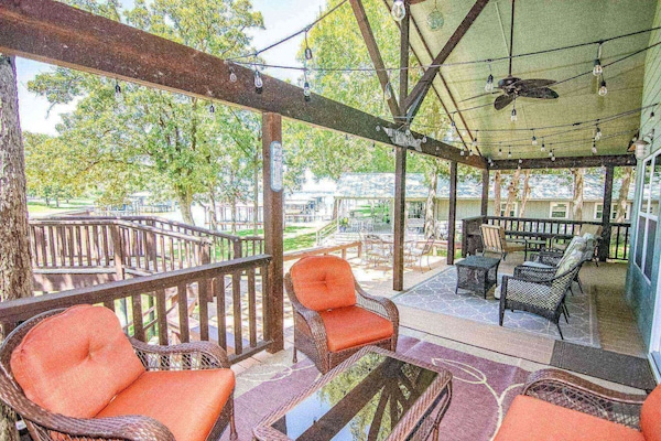 Outdoor Covered Sitting Area