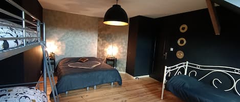 6 habitaciones, tabla de planchar con plancha y wifi gratis