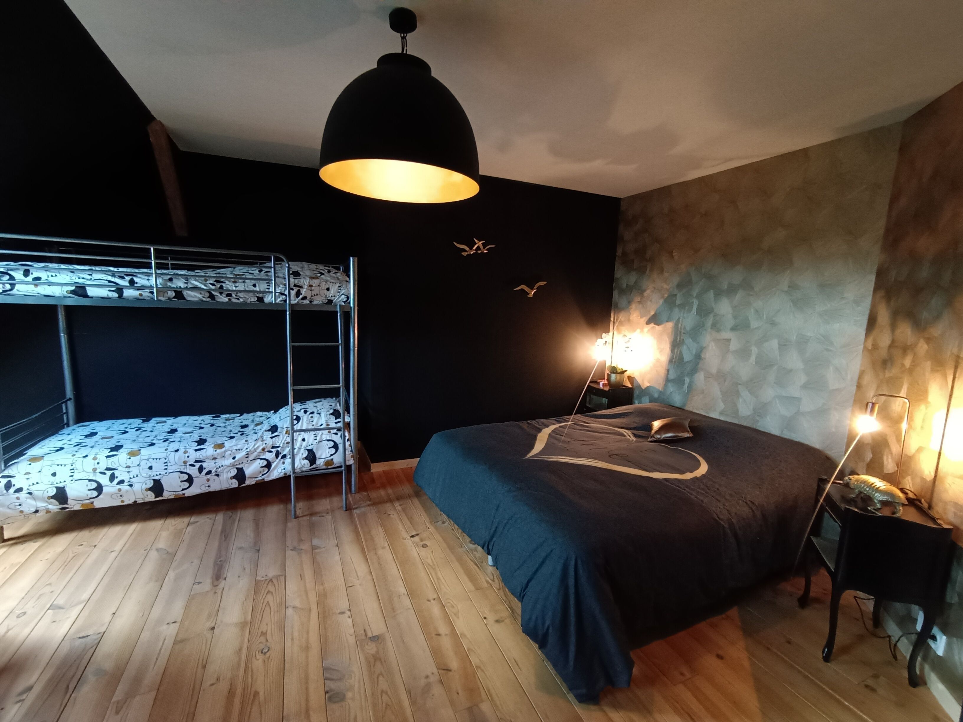 6 bedrooms, iron/ironing board, free WiFi, bed sheets