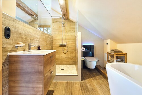 Ferienwohnung mit Balkon und Bergblick