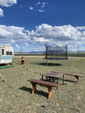 Outdoor dining - WonderLust Trailer & Campsite, Heart of Colorado (Hartsel)