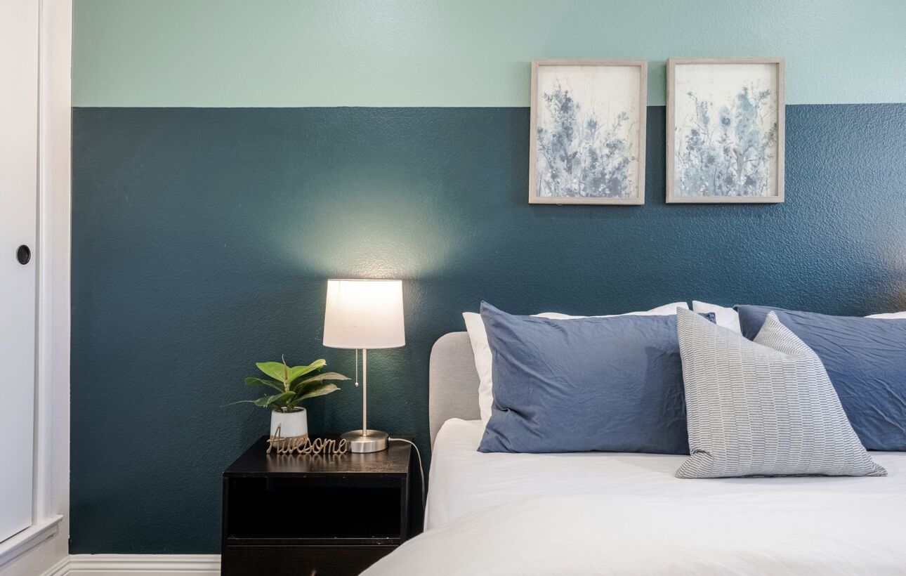 4 Schlafzimmer, Betten mit Memory-Foam-Matratzen, Schreibtisch