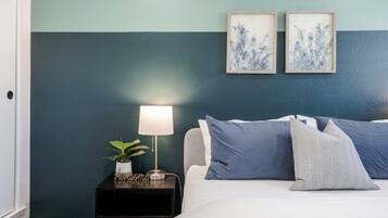 4 Schlafzimmer, Betten mit Memory-Foam-Matratzen, Schreibtisch