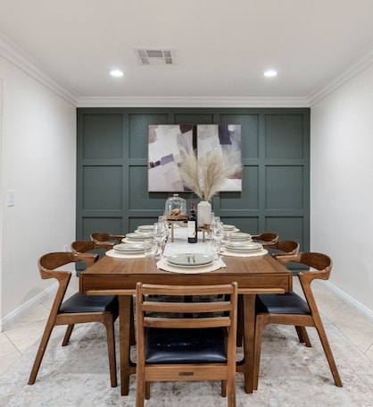 Dining. Elegant Disney Retreat in heart of Orange County by Beaches
