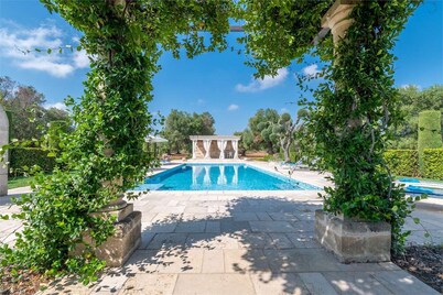 Historic villa with private pool 