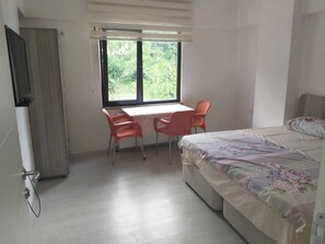 Appartement Confort | Bureau, literie fournie