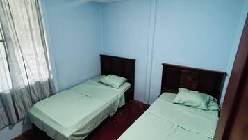 2 bedrooms, free WiFi, bed sheets, wheelchair access