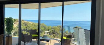 Lovely 4 bed-room Penthouse with Jacuzzi!