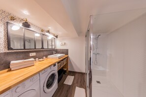 淋浴設備、風筒、提供毛巾、番梘