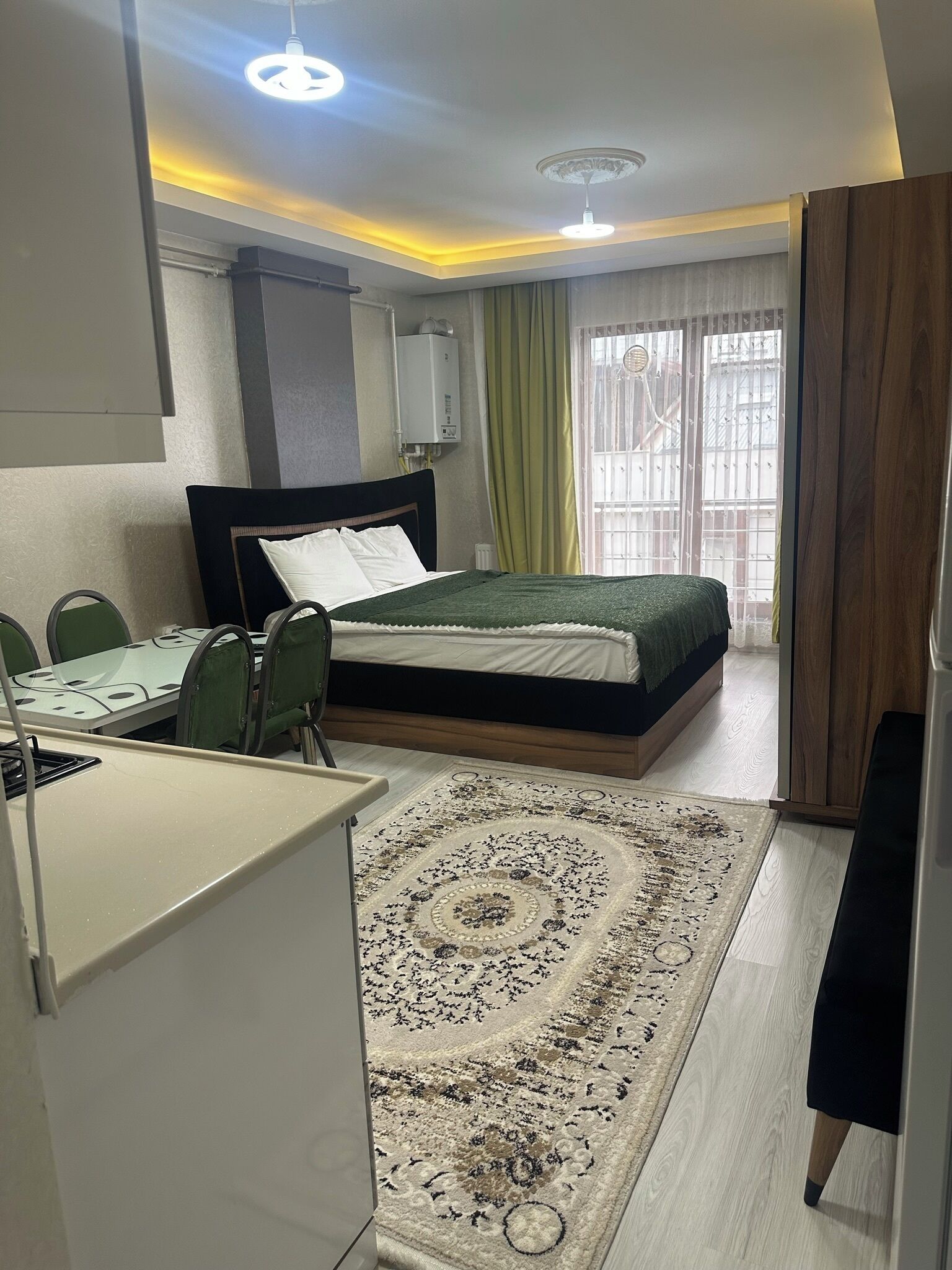 Ropa de cama de alta calidad y escritorio 