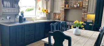 Remarkable 3-bed House in Belfast