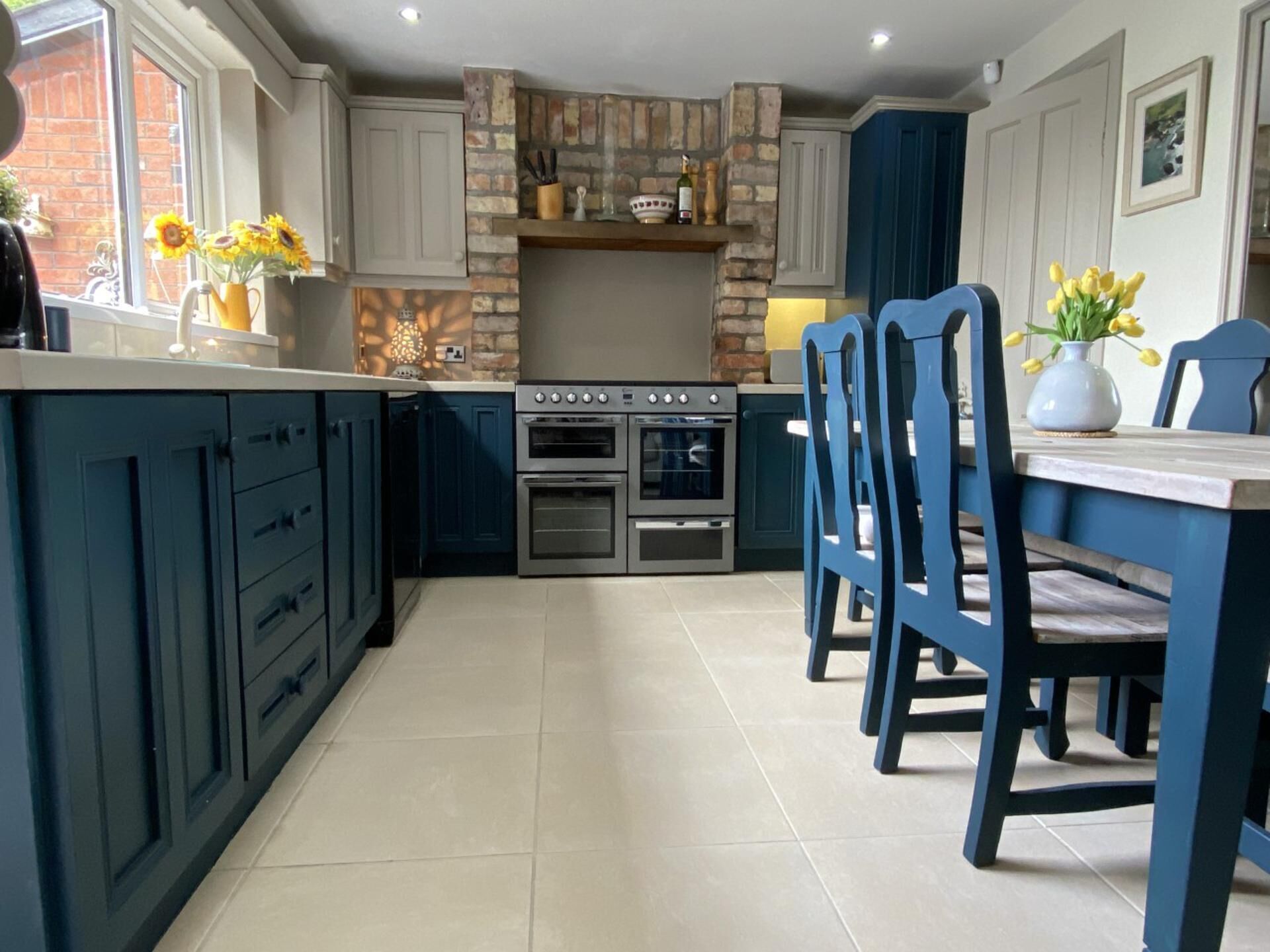 House | Private kitchen | Fridge, microwave, oven, stovetop