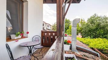 House | Balcony