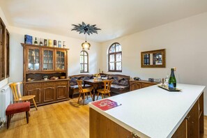 Living room - Lovely 5-bed Authentic House in the Arbanasi (Veliko Tarnovo)