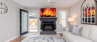 2BR Townhouse | Pet Friendly | Fully Fenced