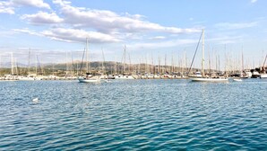 Marina - 3-bed House Sleeps 7 With Garden (Aktio-Vonitsa)
