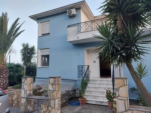 House | Exterior