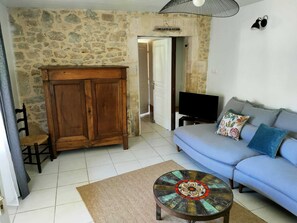 TV, ping pong, books