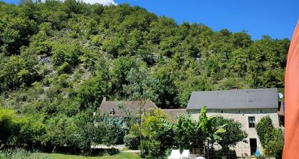 Les Pieds dans l'eau, GĂźte Le Blagour
