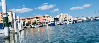 Unusual stay on a comfortable and quiet sailboat