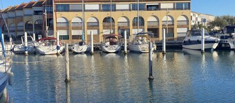 Unusual stay on a comfortable and quiet sailboat