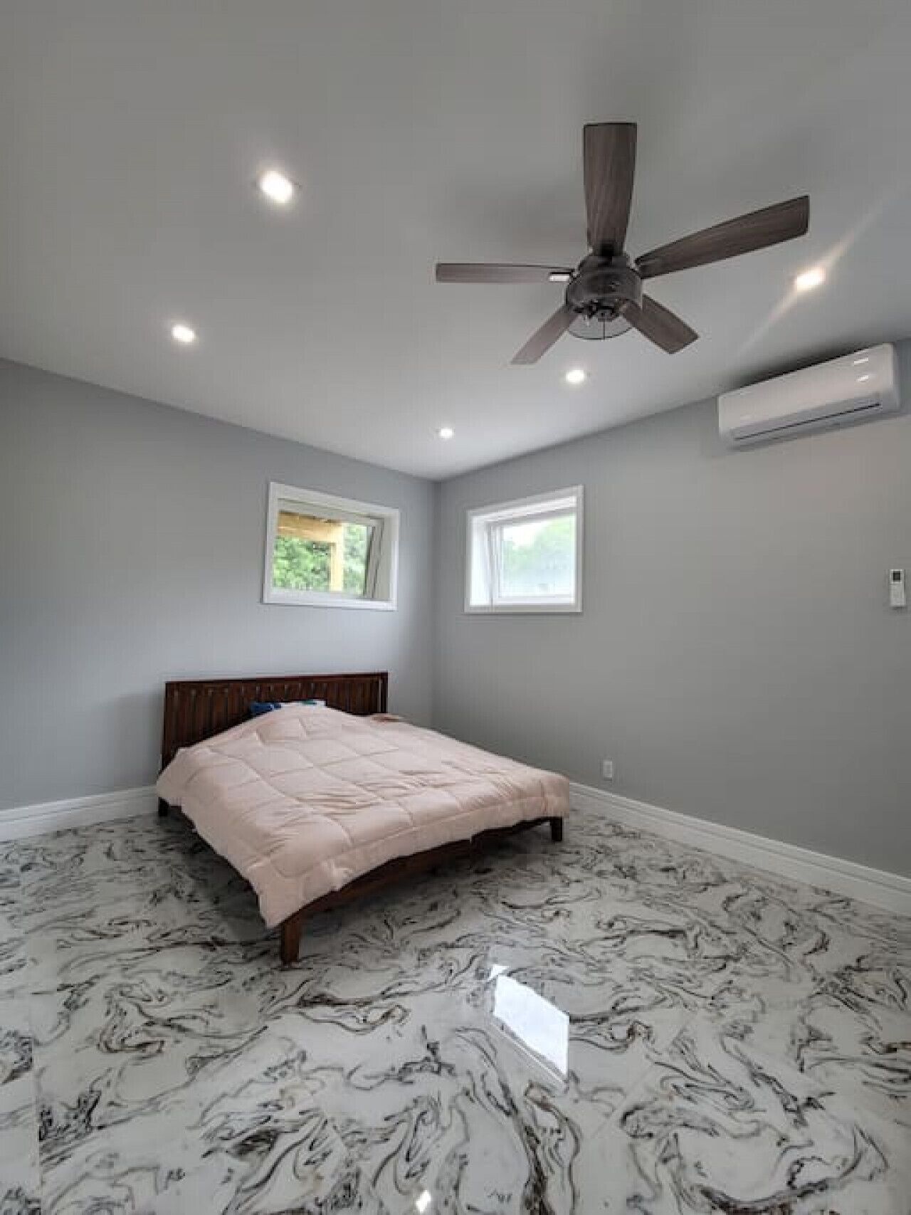 5 室のベッドルーム  、アイロン / アイロン台、WiFi、ベッドシーツ