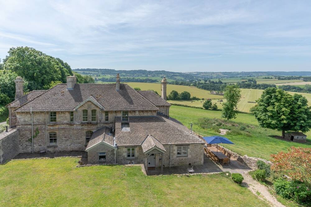 Ivy Cottage, Euridge - sleeps 9 guests in 4 bedrooms