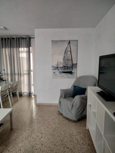 ¡A 1 Minuto de la Playa!. Hermoso Piso Ideal Para Buscar Tranquilidad en Familia