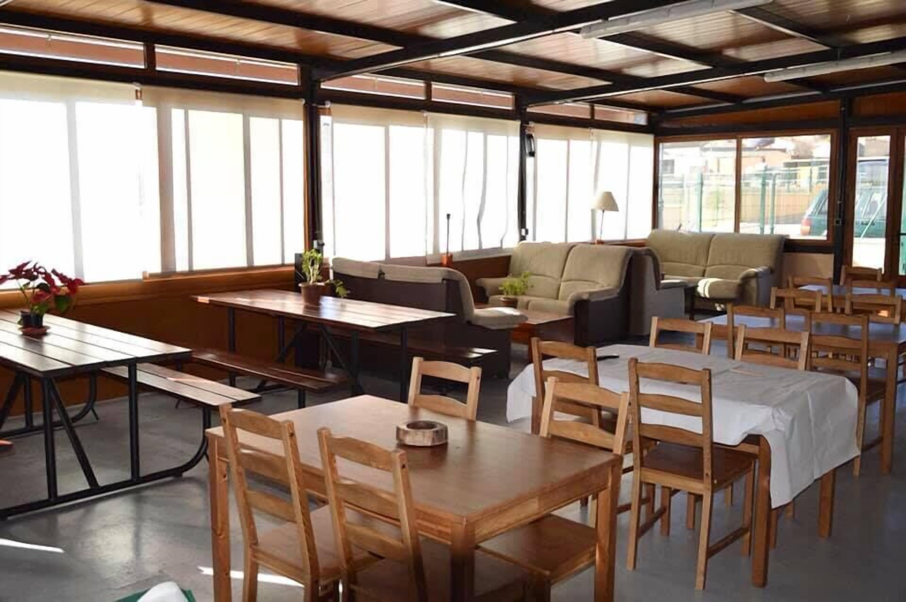 Televisión de pantalla plana de 32 pulgadas con canales digitales