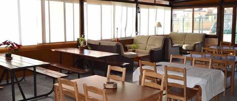 32-inch flat-screen TV with digital channels, TV