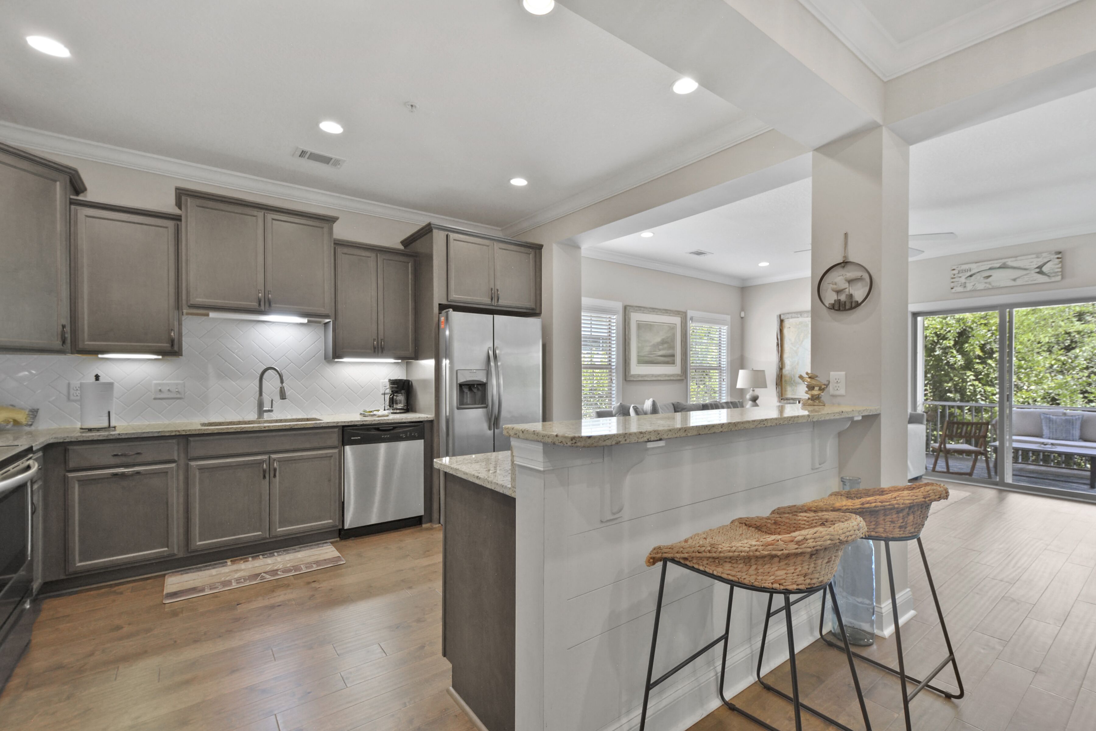 冰箱、微波炉、烤箱、炉灶