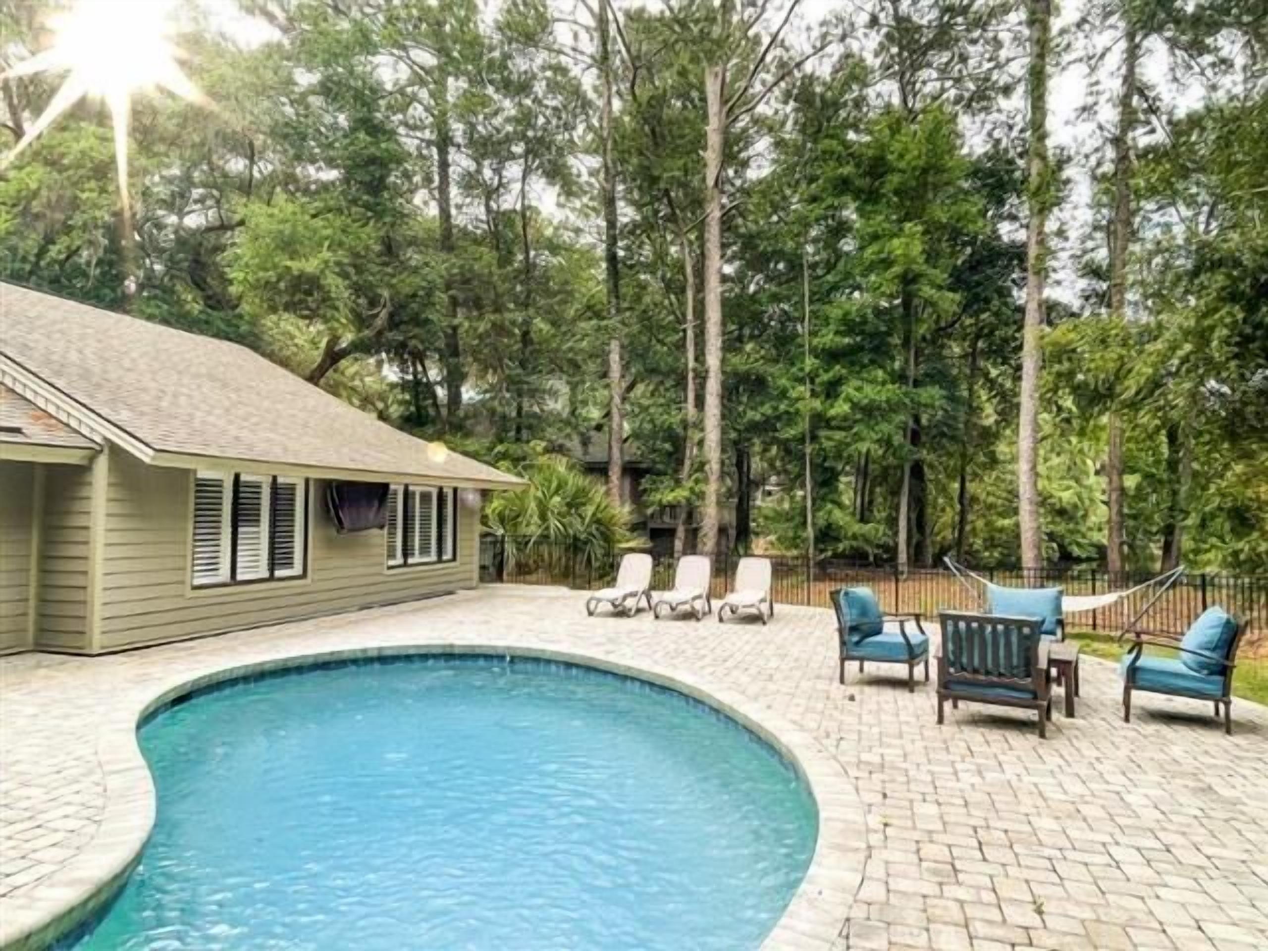 Luxury Home with Private Pool, Sleeps 10 near Lawton Stables and Harbour Town